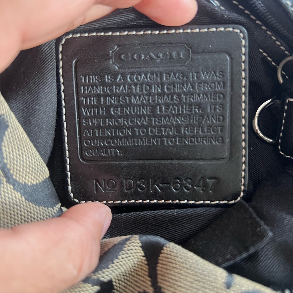 Coach Black and Cream Signature Shoulder Bag - Picture 9 of 12